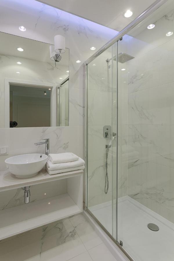 Mennica Residence Luxury Location วอร์ซอ ภายนอก รูปภาพ