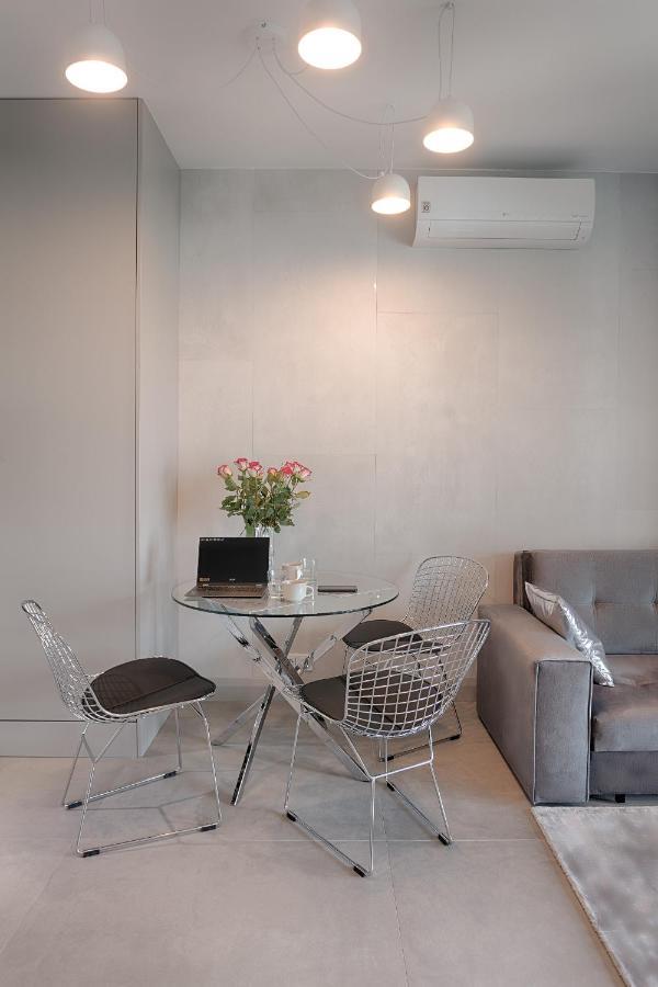 Mennica Residence Luxury Location วอร์ซอ ภายนอก รูปภาพ