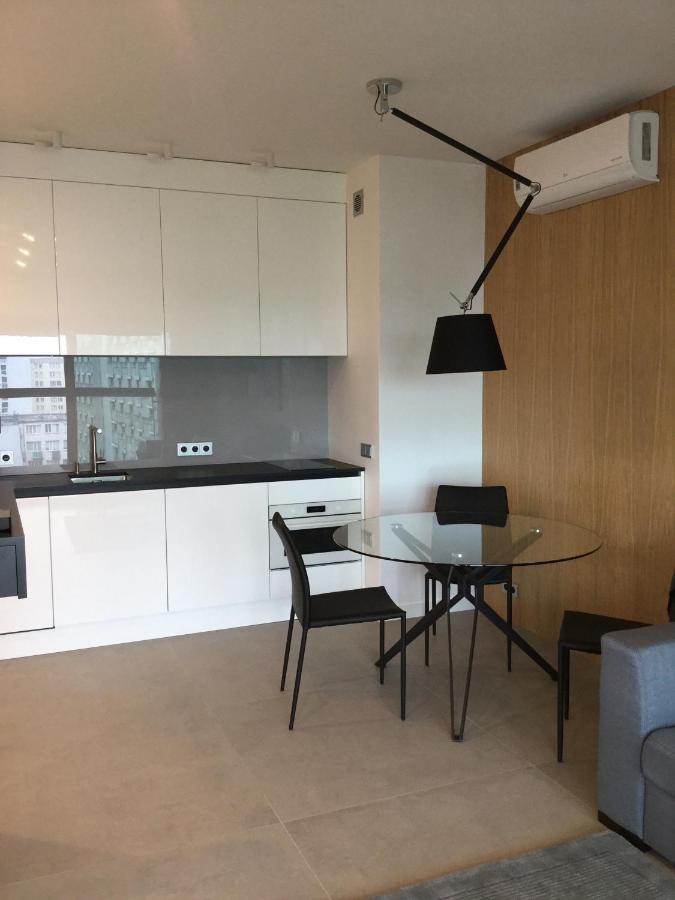 Mennica Residence Luxury Location วอร์ซอ ภายนอก รูปภาพ