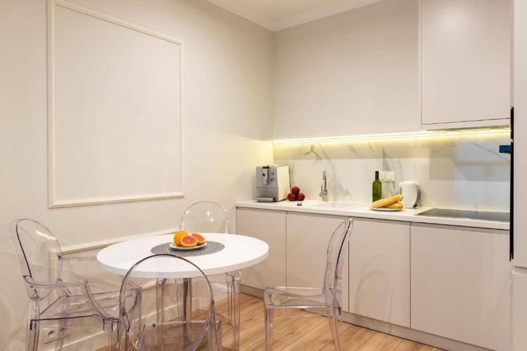 Mennica Residence Luxury Location วอร์ซอ ภายนอก รูปภาพ