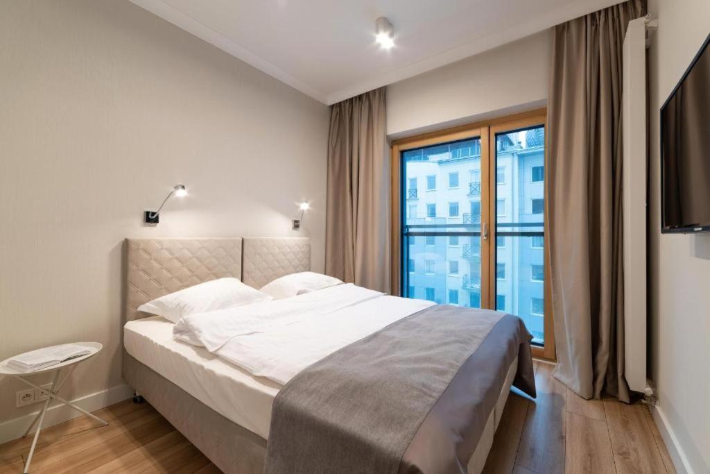 Mennica Residence Luxury Location วอร์ซอ ภายนอก รูปภาพ