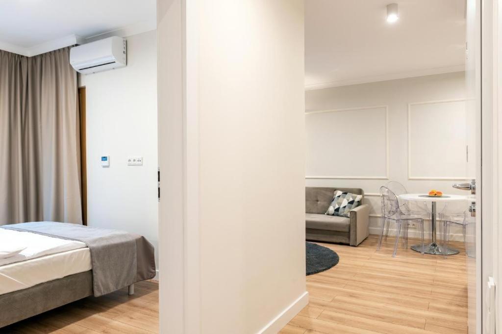 Mennica Residence Luxury Location วอร์ซอ ภายนอก รูปภาพ